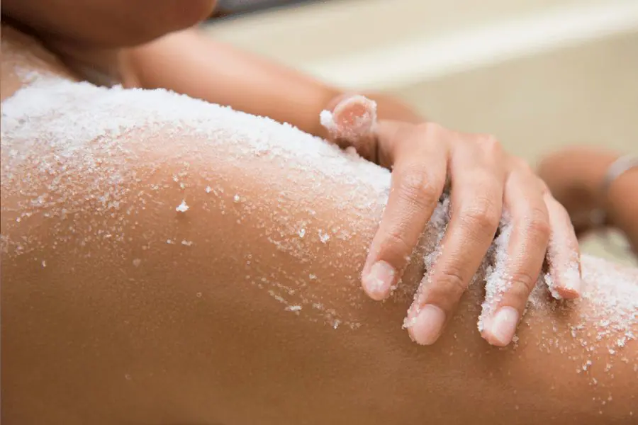 course salt on a woman's shoulder