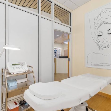 Skin Spot Laser Club treatment room